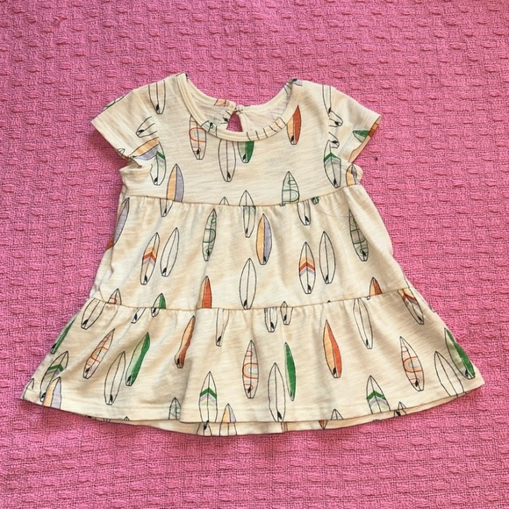 5 / $20 💖
Little Co 0 to 3 month dress with surfboards on it ￼
